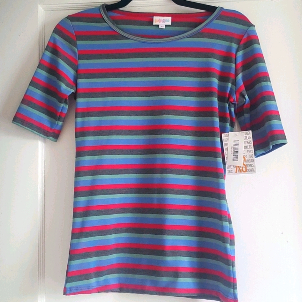 NWT striped Lularoe Gigi fitted top